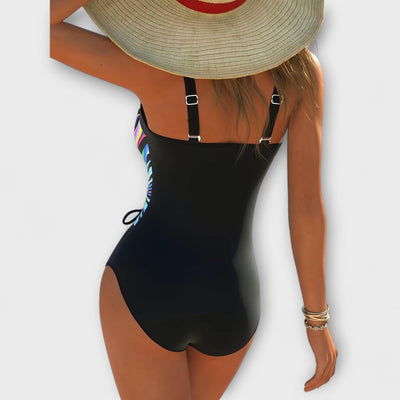 Maillot de bain tendance ultra-élastique avec détail croisé sur le devant